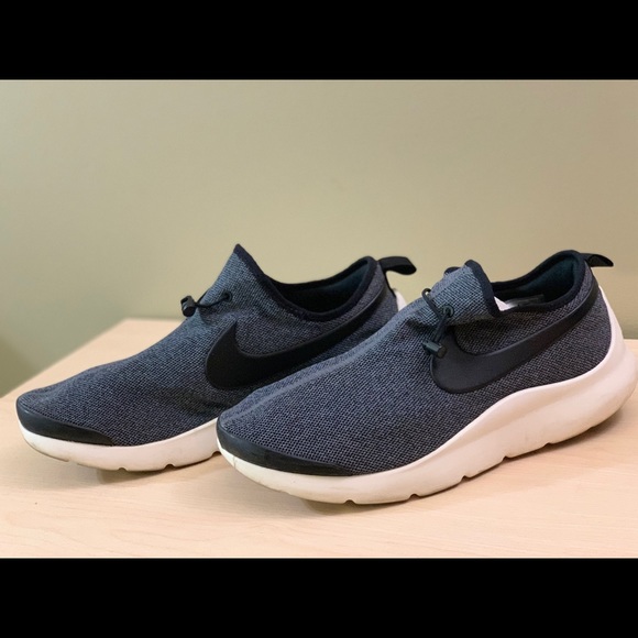 Nike Aptare SE “Black SE” - Picture 4 of 5